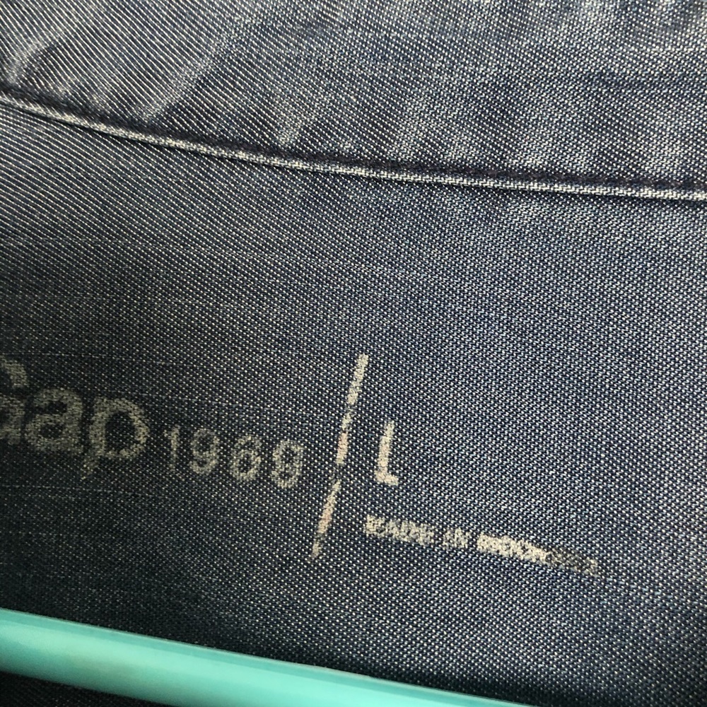 GAP chambray button down - Picture 6 of 6